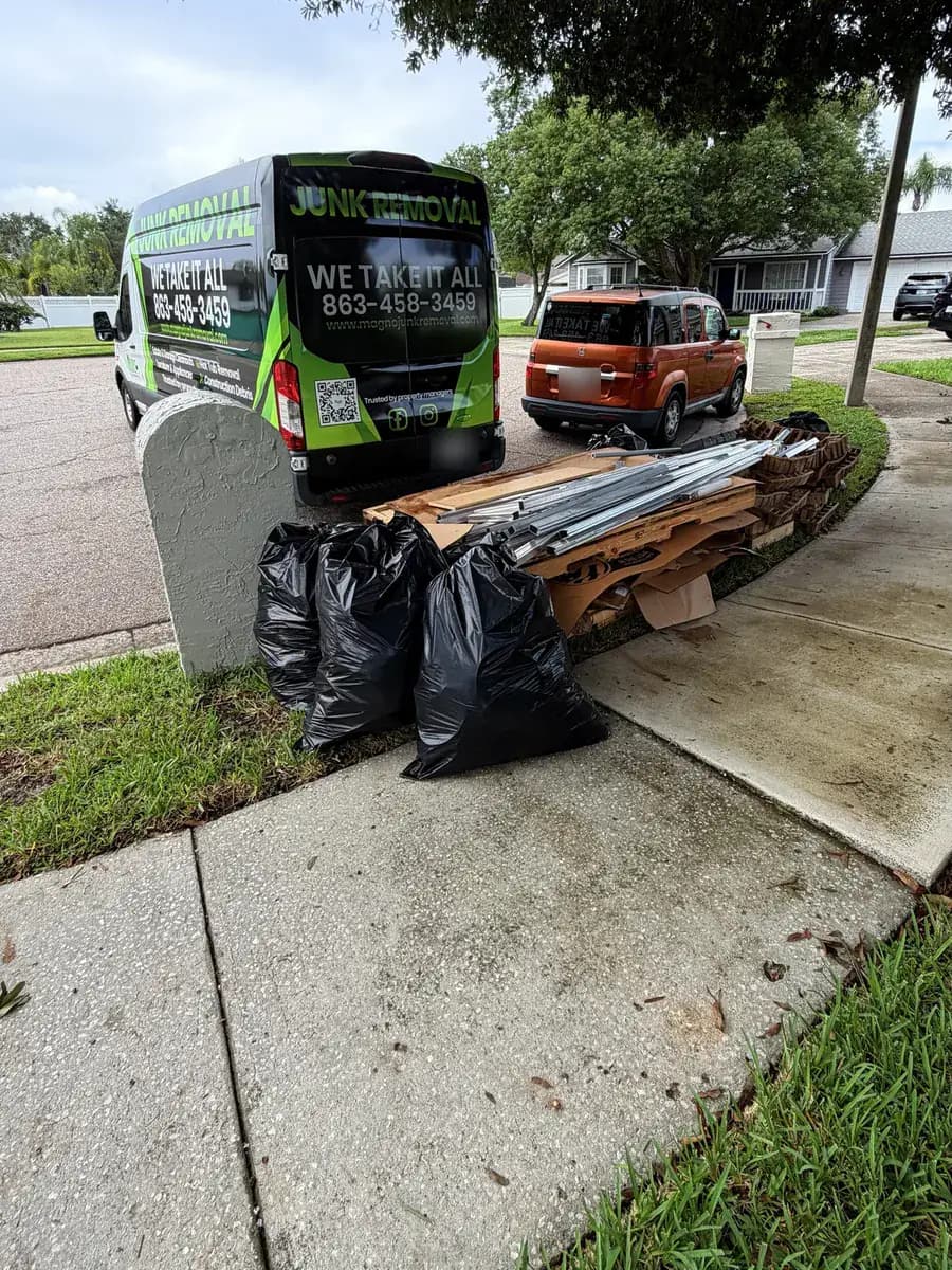 Curbside Pickup in Clermont, FL, before